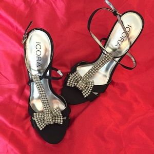 I Cora sz 9 strappy stilettos 👠